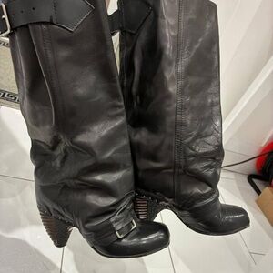 ISO I DO NOT OWN THESE, IM LOOKING FOR THEM IN EU 36 & US 6.5 !